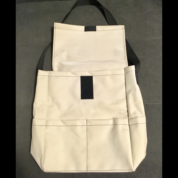Unisex Minimalist Messenger Bag (NWOT) - Picture 4 of 8